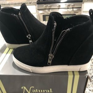 Natural Reflections “Drew” Fashion Ankle Boots.